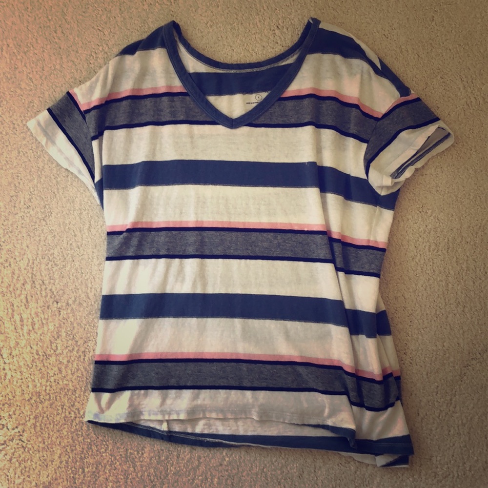 Universal Thread v-neck